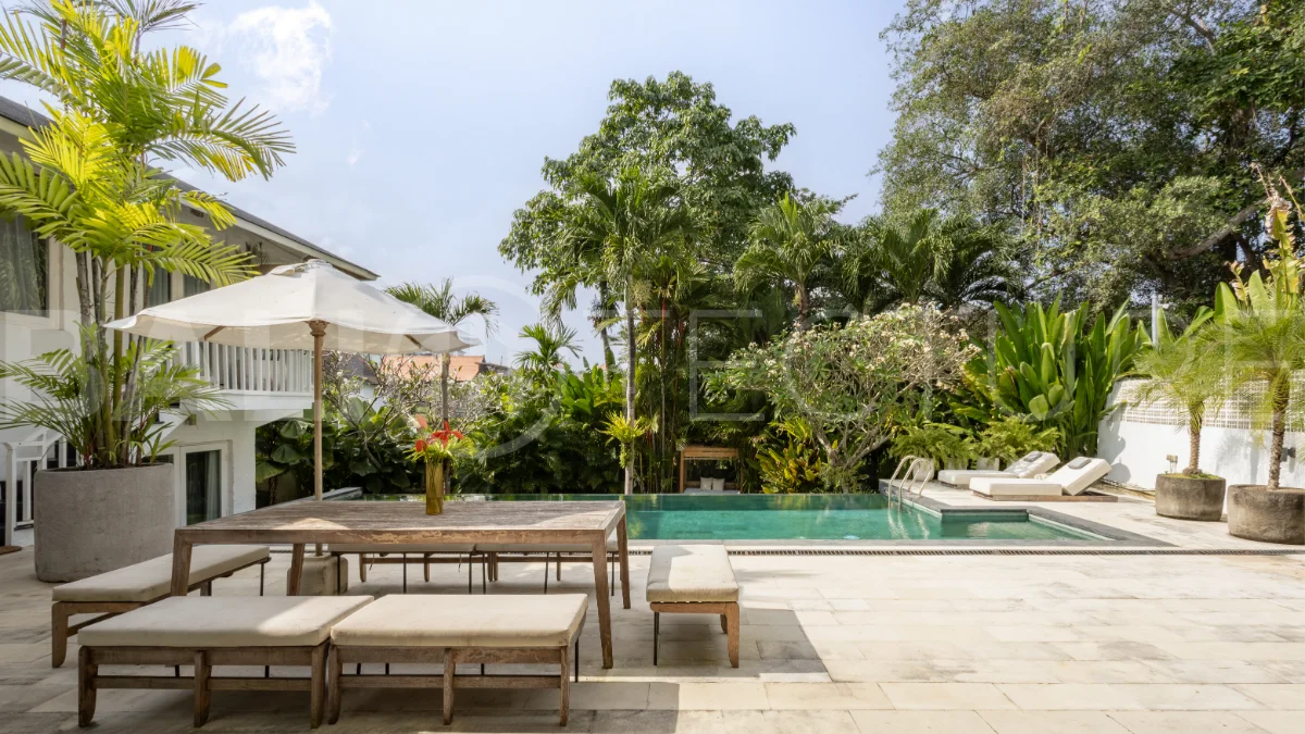 Grand-3-Bedroom-Villa-for-Sale-near-Echo-Beach-Canggu-3