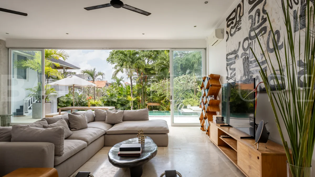 Grand-3-Bedroom-Villa-for-Sale-near-Echo-Beach-Canggu-7