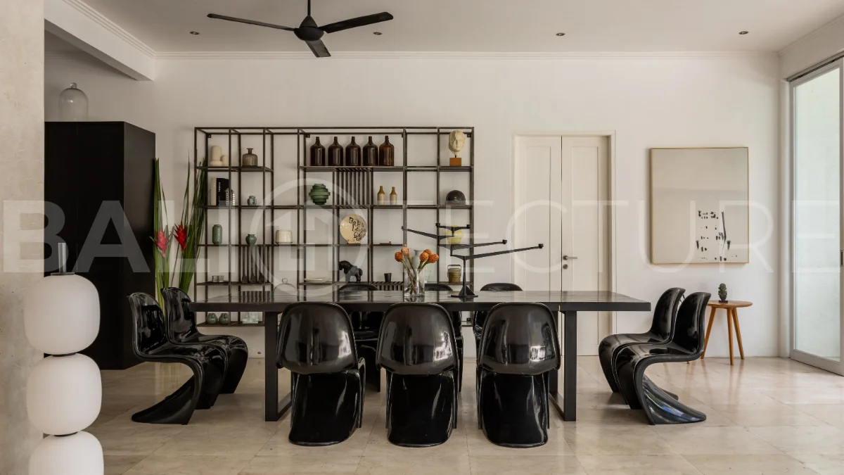 Grand-3-Bedroom-Villa-for-Sale-near-Echo-Beach-Canggu-9