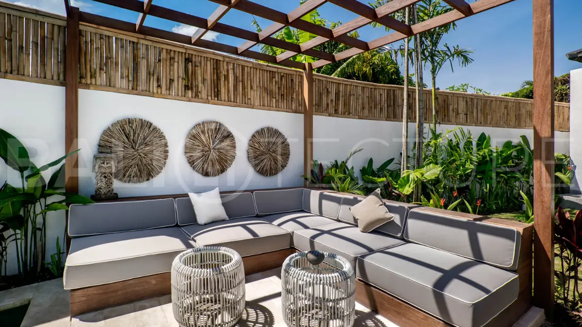 Modern 2-Bedroom Tropical Villa with Rice Field Views in Cemagi15