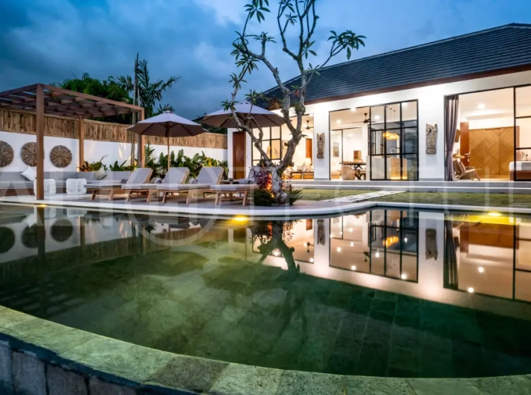 Modern 2-Bedroom Tropical Villa with Rice Field Views in Cemagi18