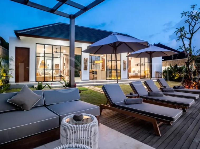 Modern 2-Bedroom Tropical Villa with Rice Field Views in Cemagi19