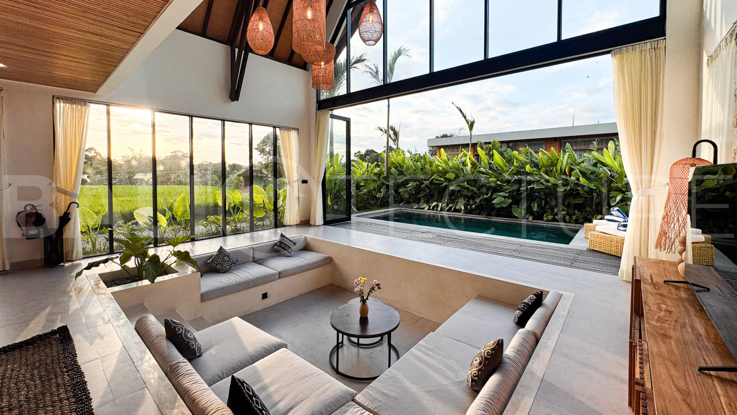 Desa-Hut-2-Bedroom-Tropical-Villa-for-Sale-in-Kerobokan-34