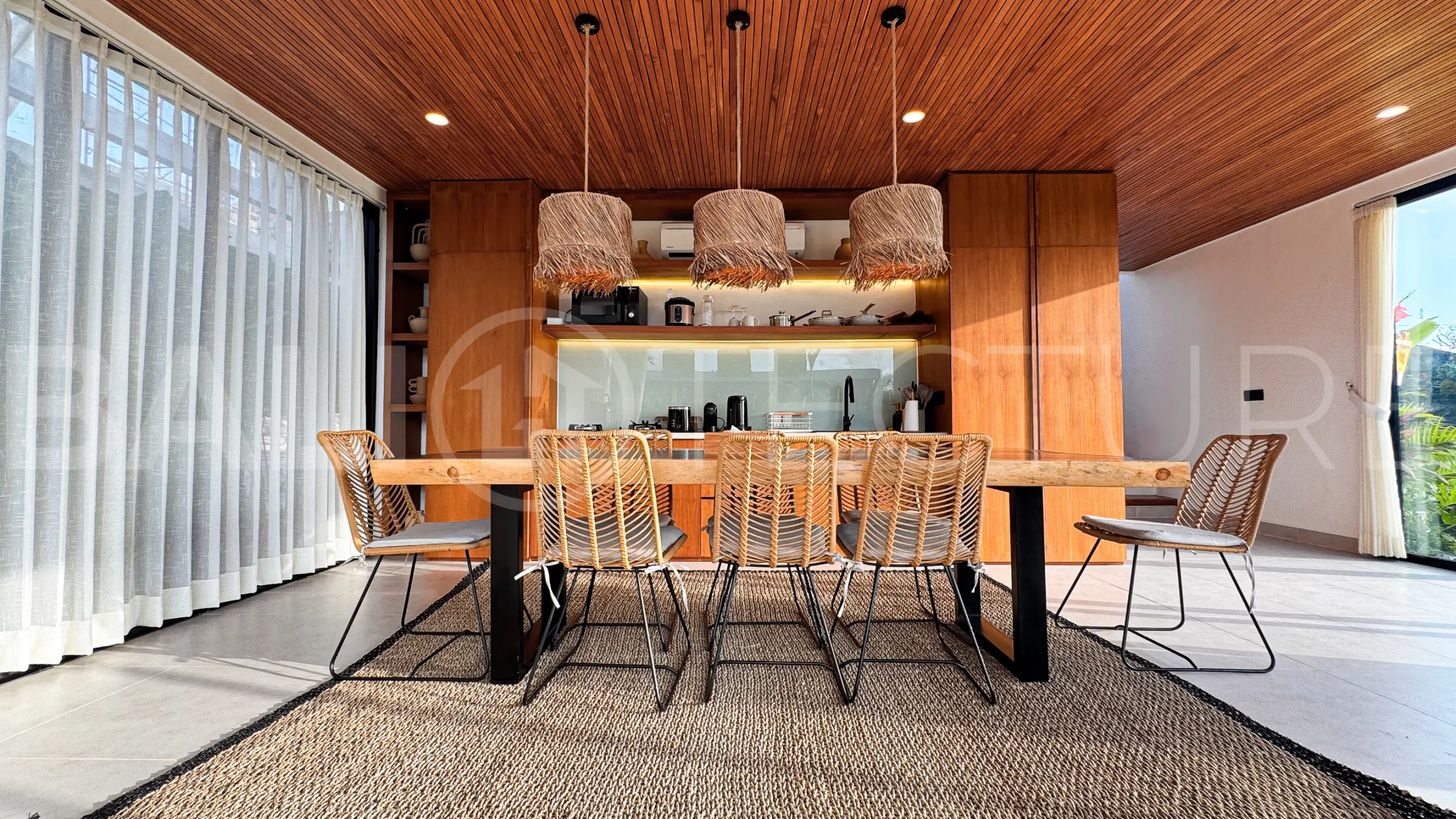 Desa-Hut-2-Bedroom-Tropical-Villa-for-Sale-in-Kerobokan-68