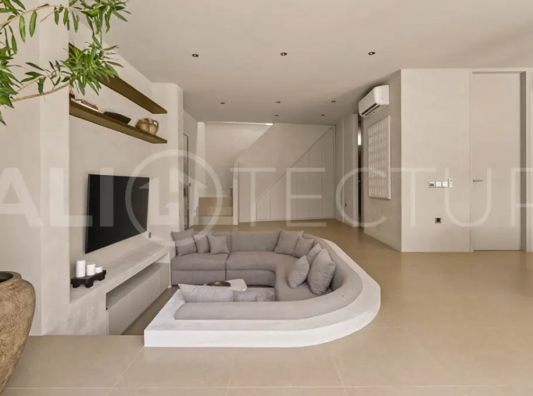 Modern Tropical 3BR Villa in Berawa – Minutes to FINNS & Atlas17
