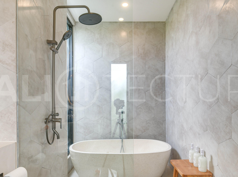 Brand New 5 Bedroom Leasehold Villa for Sale in Tumbak Bayuh 14