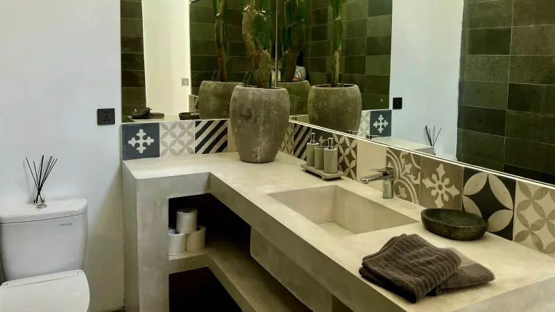 Modern Tropical 4-Bedroom Villa Complex in Pererenan1