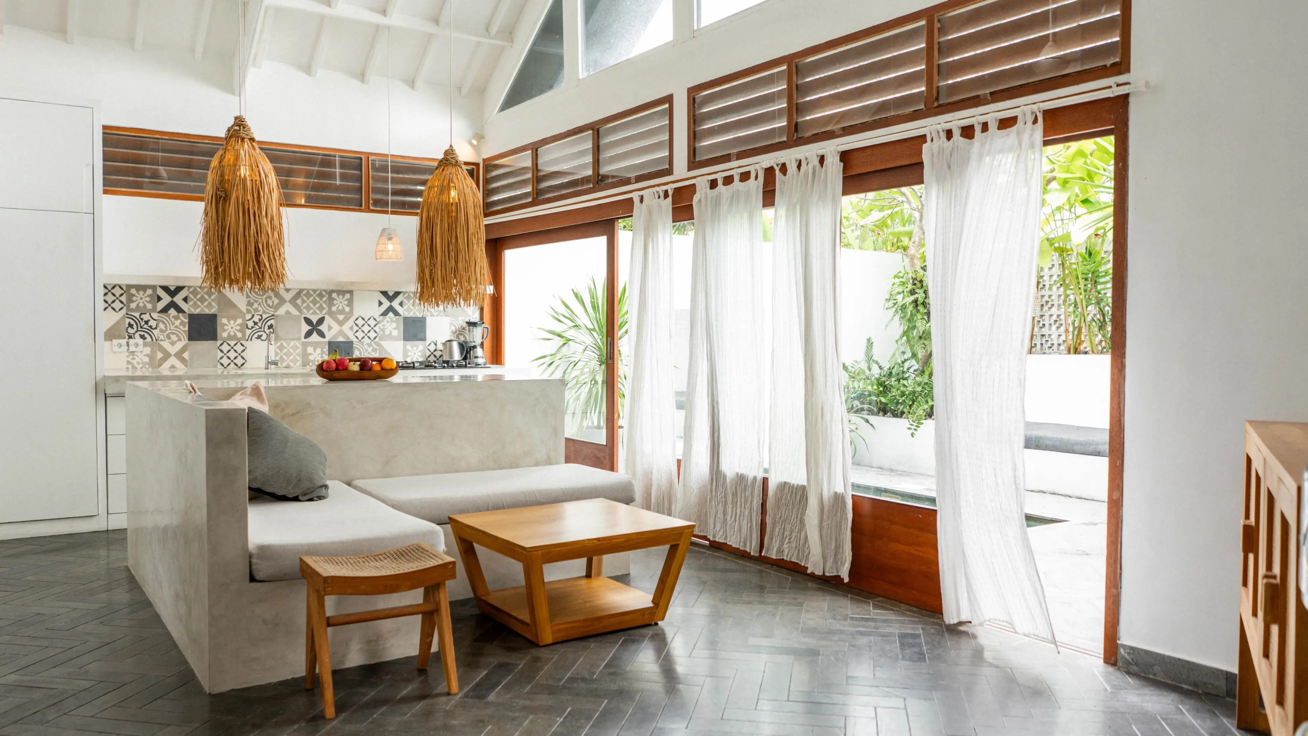 Modern Tropical 4-Bedroom Villa Complex in Pererenan3