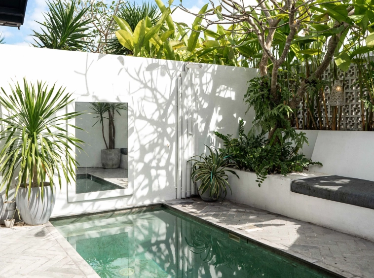 Modern Tropical 4-Bedroom Villa Complex in Pererenan4