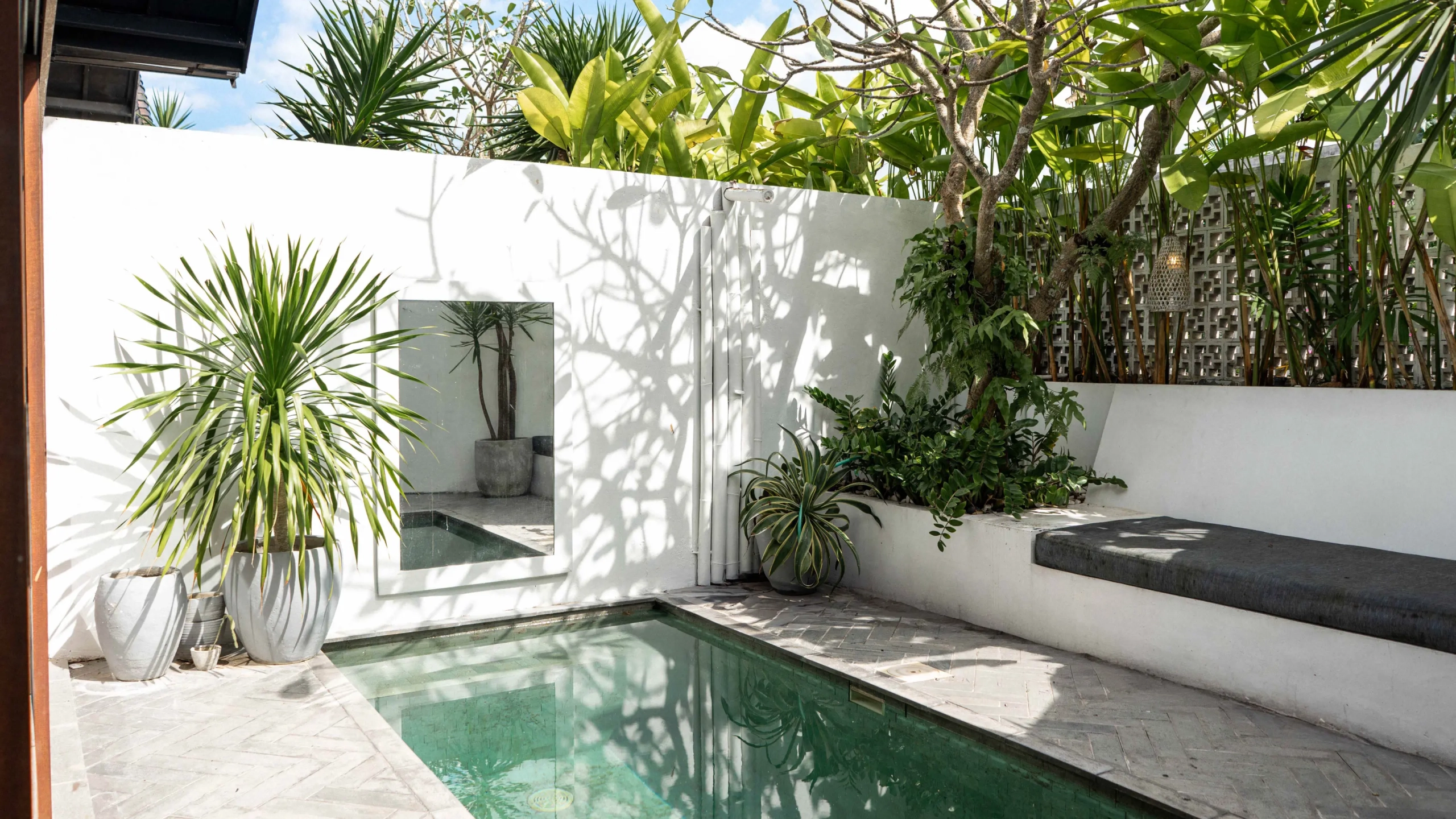 Modern Tropical 4-Bedroom Villa Complex in Pererenan4