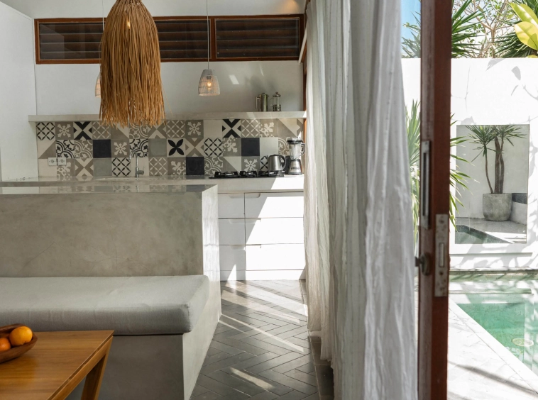 Modern Tropical 4-Bedroom Villa Complex in Pererenan7