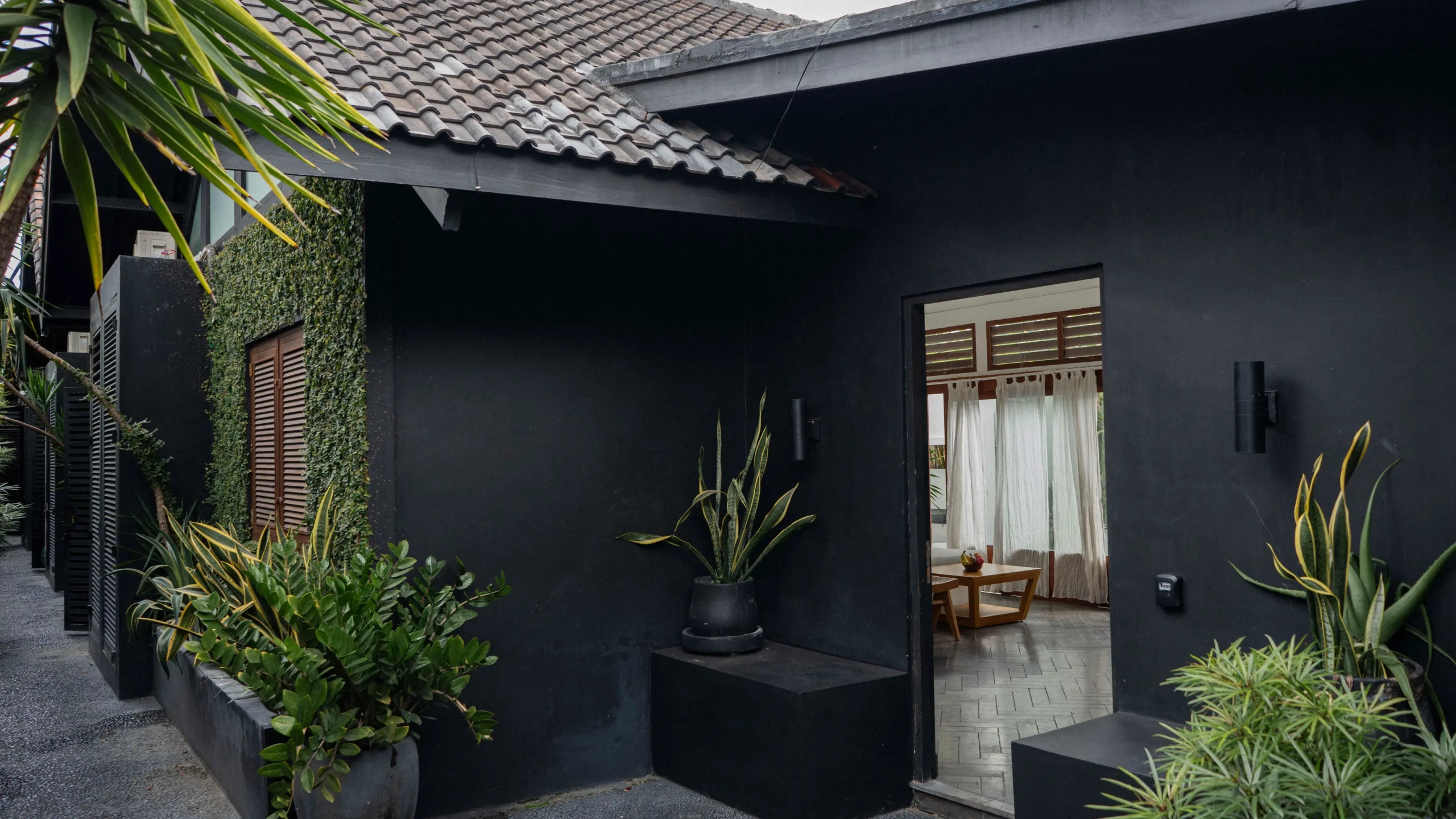 Modern Tropical 4-Bedroom Villa Complex in Pererenan9