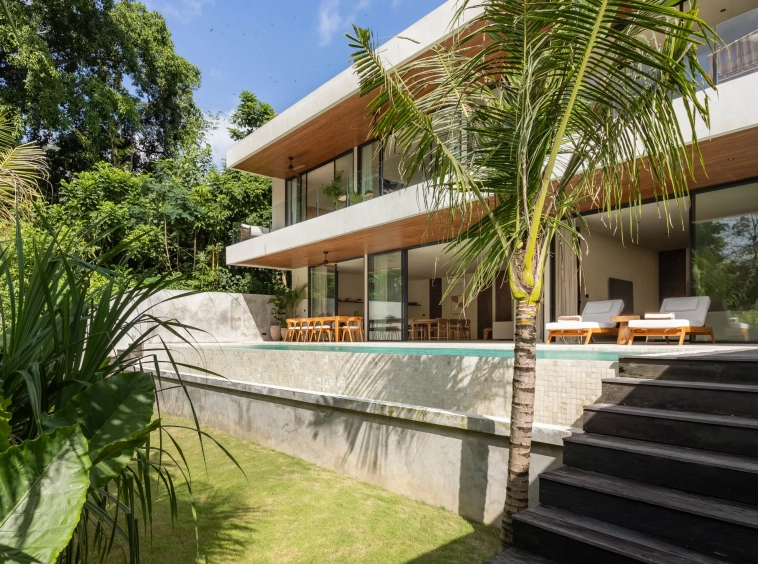 Luxury Riverside Villa in Tumbak Bayuh, Prime Residential Investment12