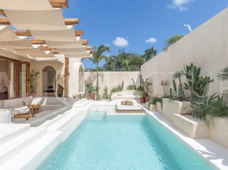 2-Units-Middle-Eastern-Inspired-Villa-for-Sale-in-Canggu-Padang-Linjong-2