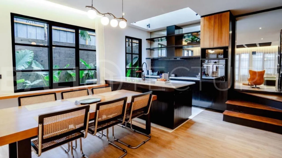 Prime-Location-3-Bedroom-Exclusive-Villa-for-Sale-near-Berawa-Beach-3