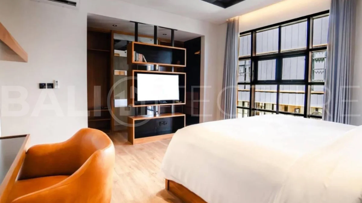 Prime-Location-3-Bedroom-Exclusive-Villa-for-Sale-near-Berawa-Beach-4