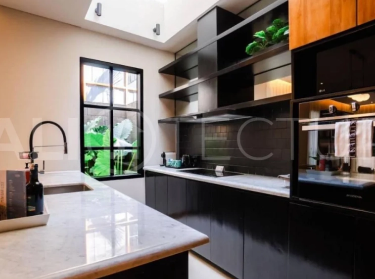 Prime-Location-3-Bedroom-Exclusive-Villa-for-Sale-near-Berawa-Beach-9