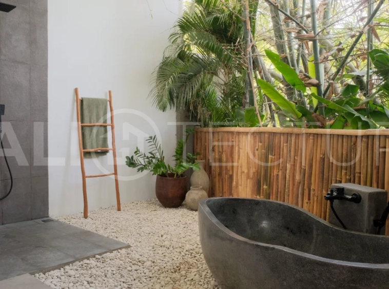 Ricefield-View-4-Bedroom-Villa-for-Sale-in-Tanah-Lot-1