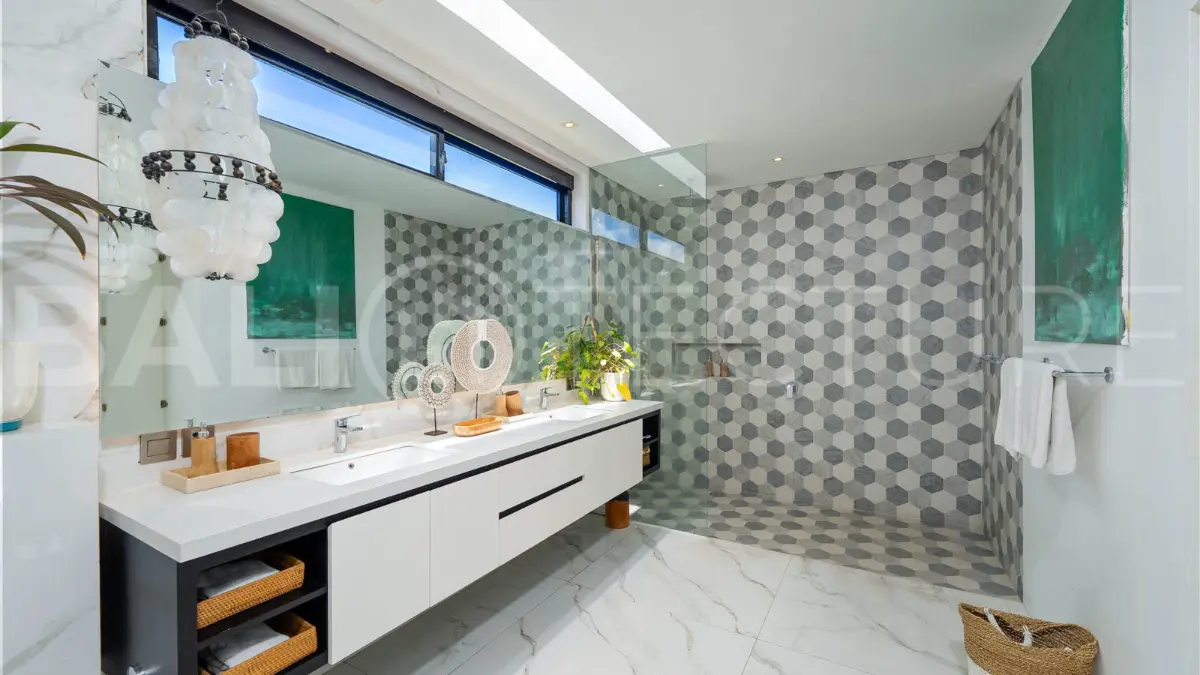 Spacious 3BR Villa in Seminyak – Ideal for Living or Investment13