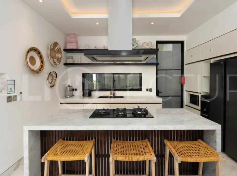 Spacious 3BR Villa in Seminyak – Ideal for Living or Investment5