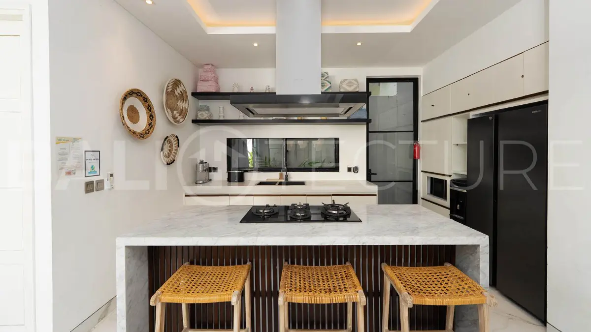 Spacious 3BR Villa in Seminyak – Ideal for Living or Investment5