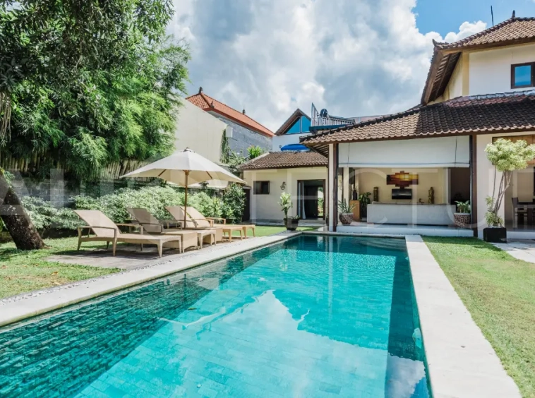 Comfortable Family Villa in Seminyak with Open Living6