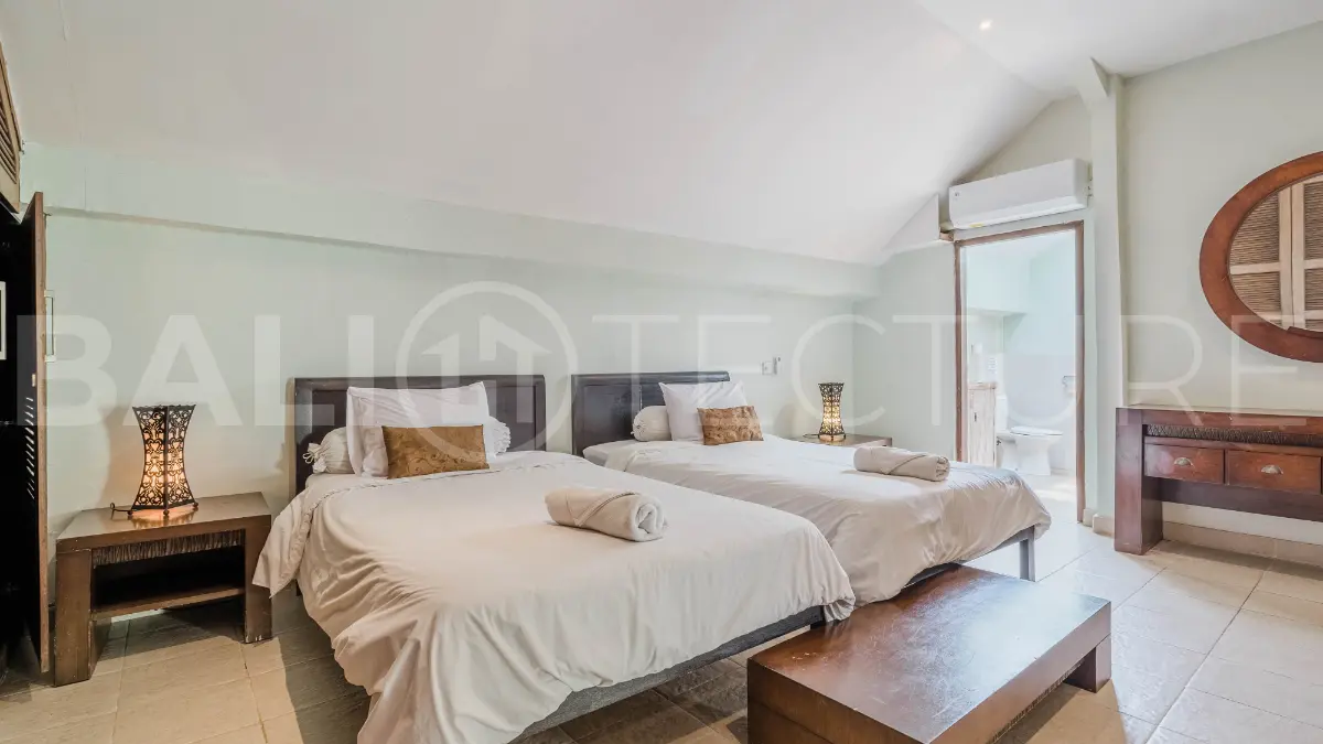 Comfortable Family Villa in Seminyak with Open Living8