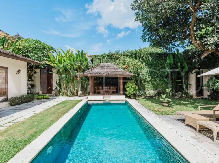 Comfortable Family Villa in Seminyak with Open Living3
