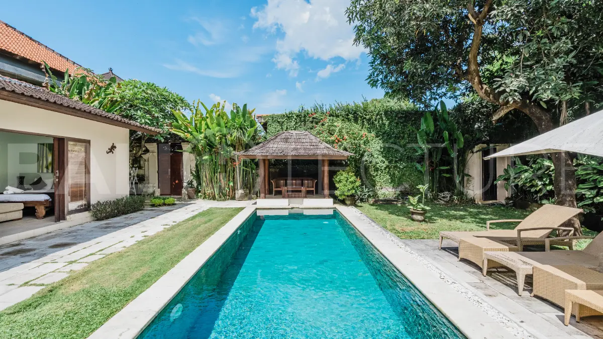 Comfortable Family Villa in Seminyak with Open Living3
