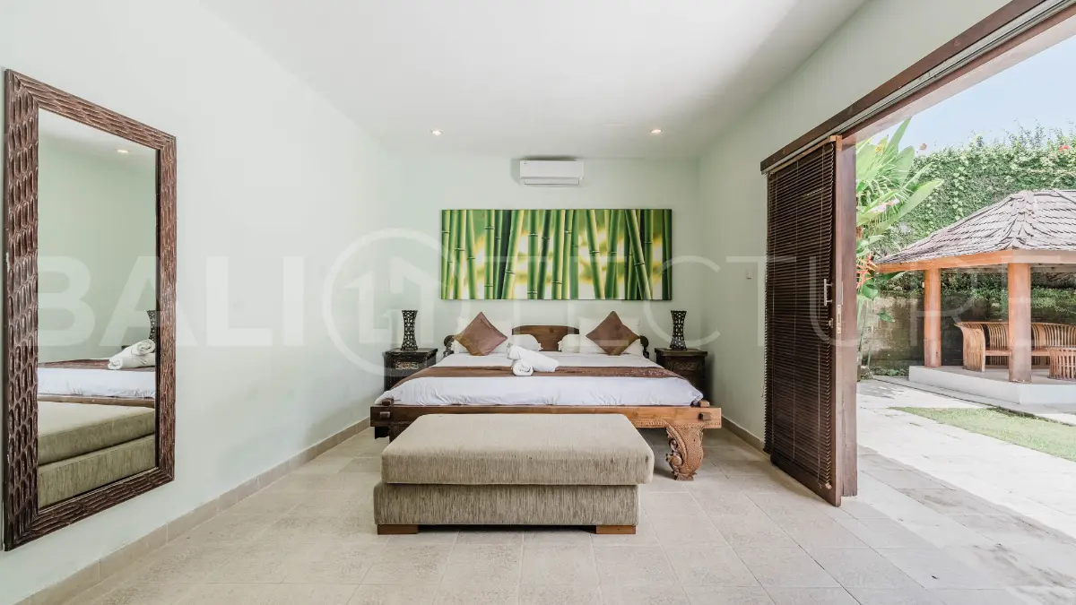 Comfortable Family Villa in Seminyak with Open Living12