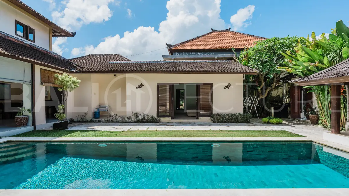 Comfortable Family Villa in Seminyak with Open Living4