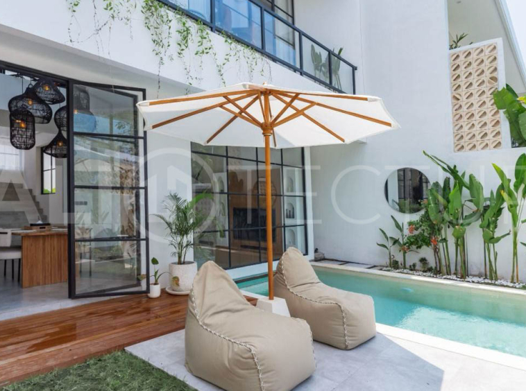 Modern Tropical Villa with Sunset Rice Field Views in Babakan2
