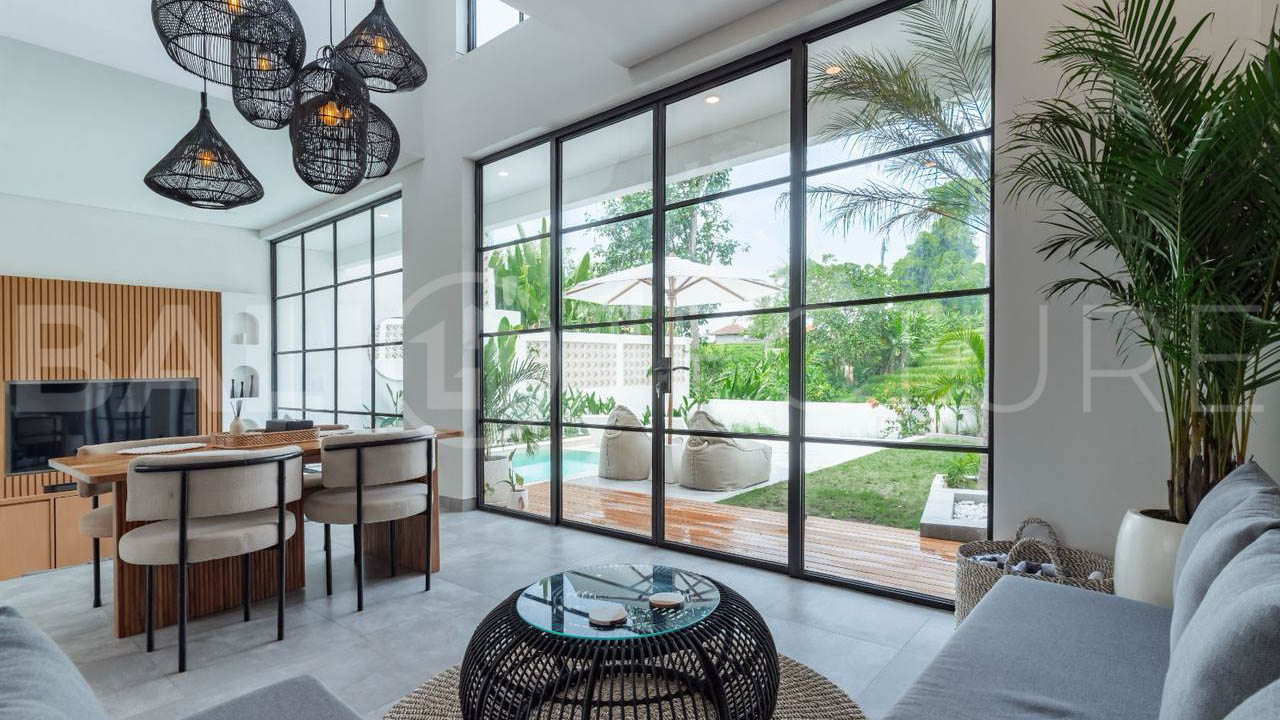Modern Tropical Villa with Sunset Rice Field Views in Babakan11