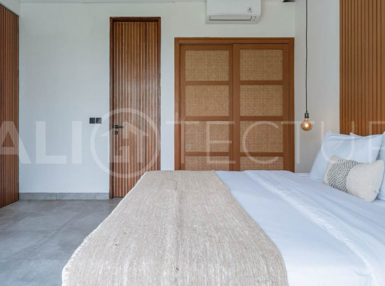 Modern Tropical Villa with Sunset Rice Field Views in Babakan13