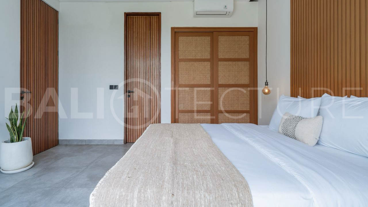 Modern Tropical Villa with Sunset Rice Field Views in Babakan13
