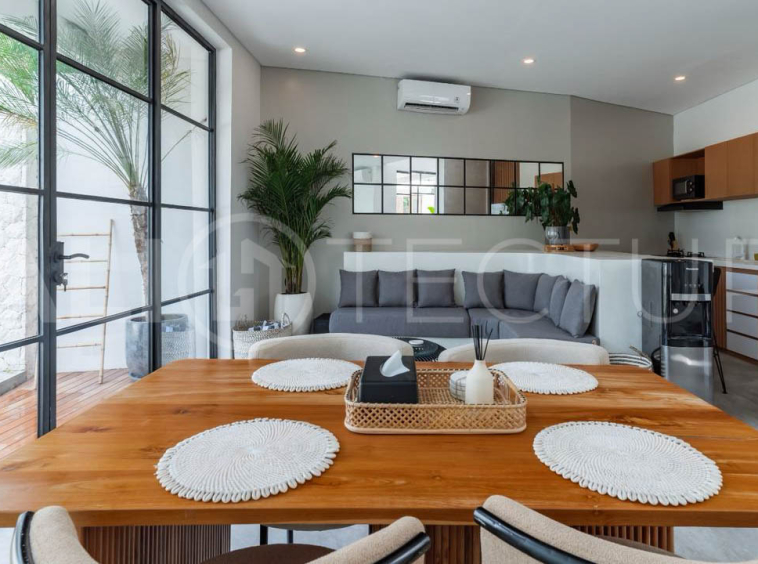 Modern Tropical Villa with Sunset Rice Field Views in Babakan14