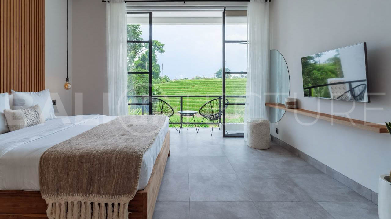 Modern Tropical Villa with Sunset Rice Field Views in Babakan18