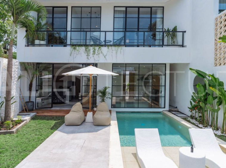 Modern Tropical Villa with Sunset Rice Field Views in Babakan4