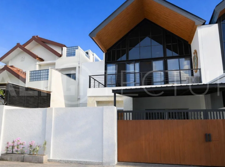 Charming-4-Bedroom-Villa-for-Sale-in-Seminyak-Residential-3