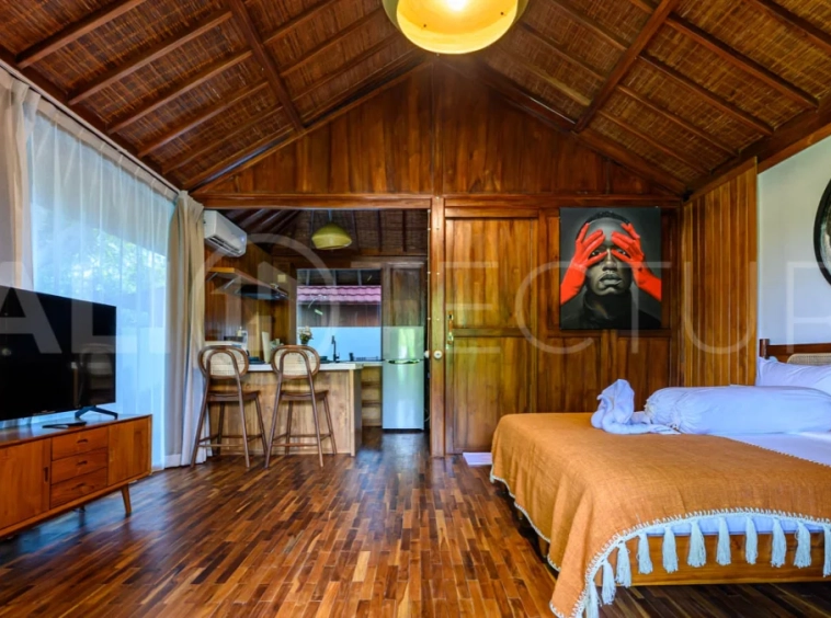 Charming-Wooden-1-Bedroom-Villa-for-Sale-in-Ungasan-6