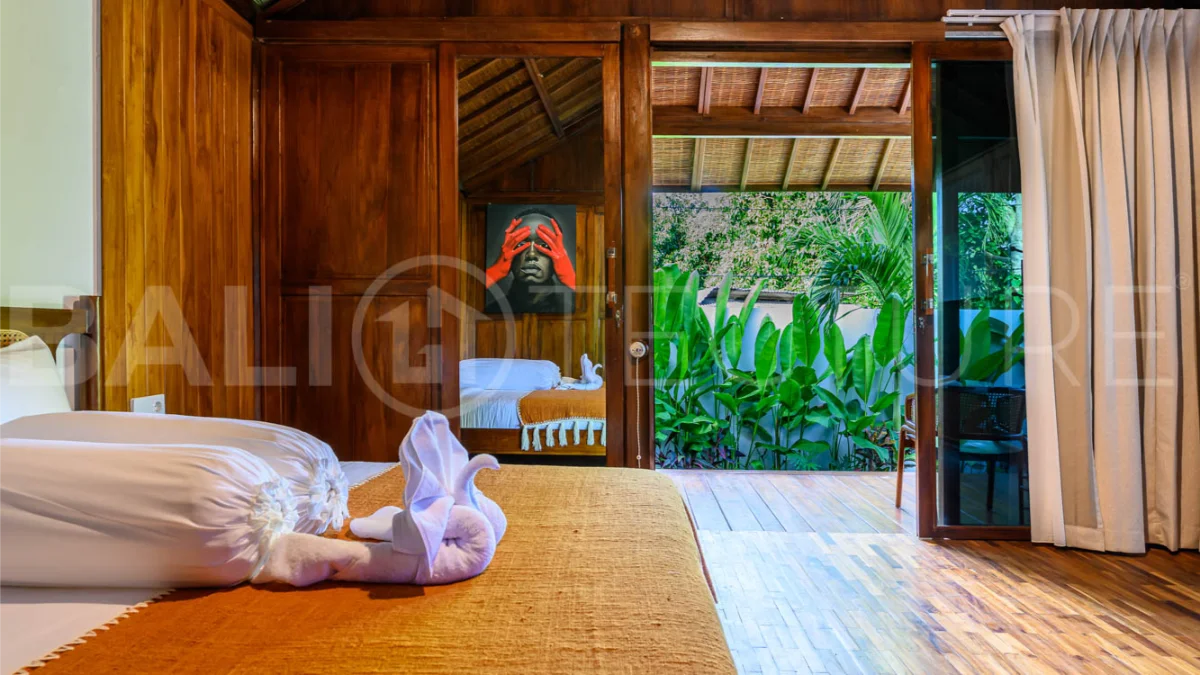 Charming-Wooden-1-Bedroom-Villa-for-Sale-in-Ungasan-8