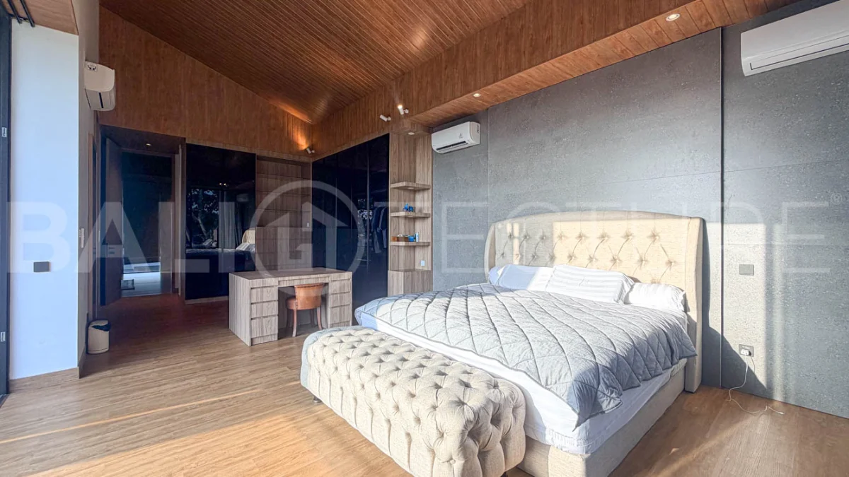 Luxurious-Modern-3-1-Bedroom-Villa-for-Sale-in-Seminyak-Residential-12