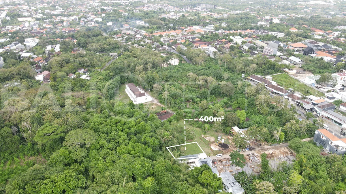 Strategic-400m2-Land-for-Sale-between-Ungasan-and-Uluwatu-11