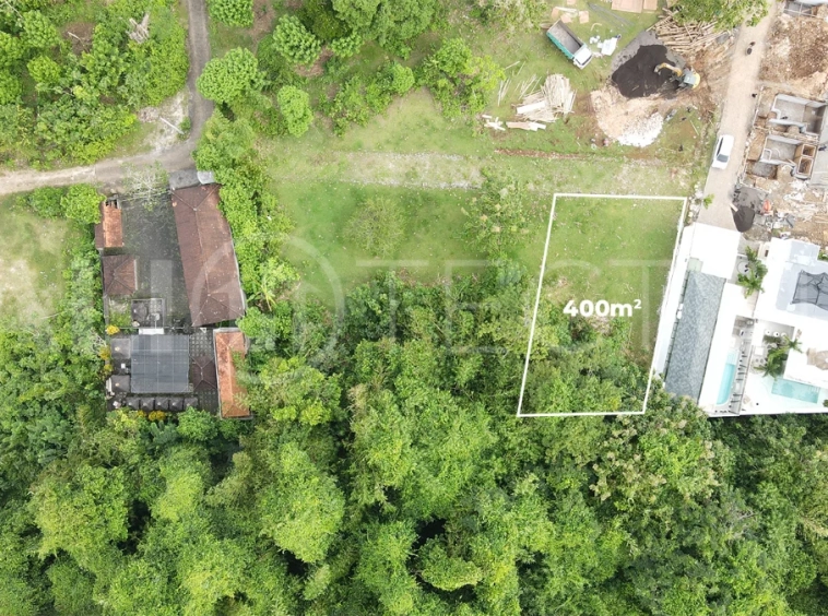 Strategic-400m2-Land-for-Sale-between-Ungasan-and-Uluwatu-5