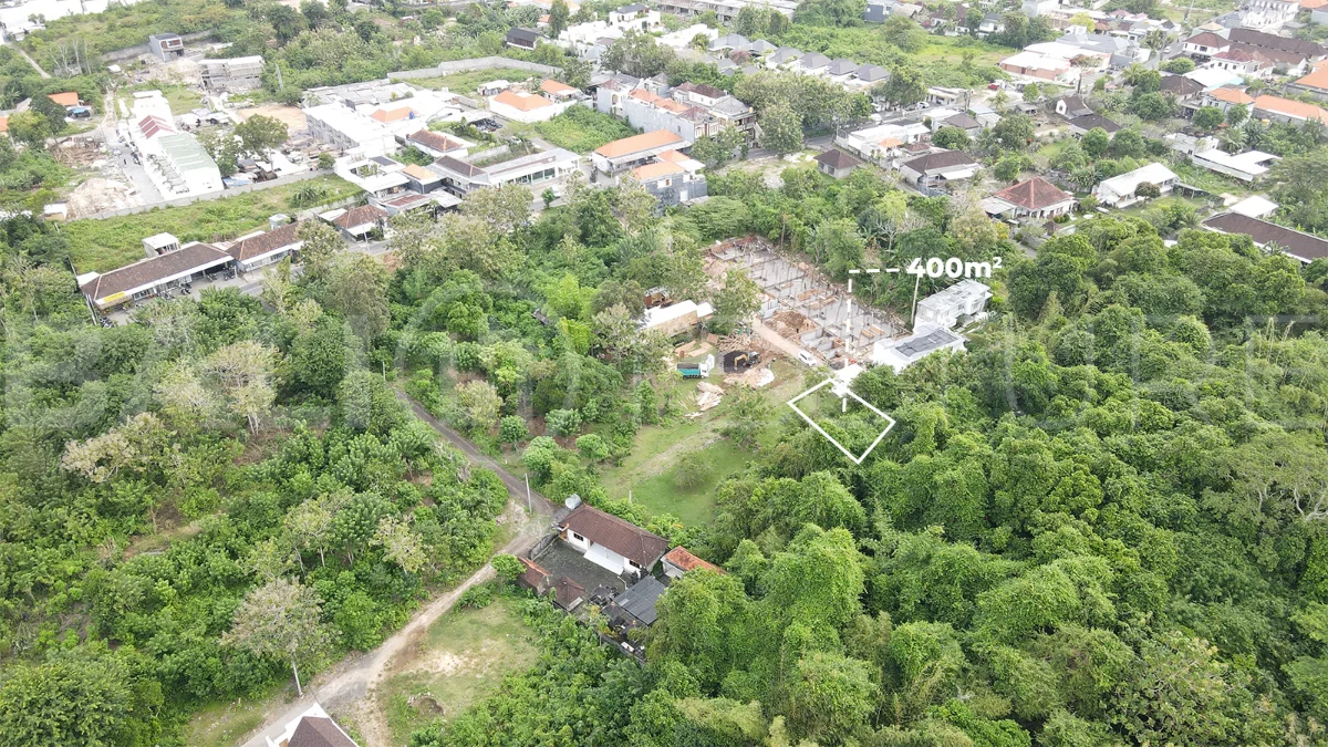 Strategic-400m2-Land-for-Sale-between-Ungasan-and-Uluwatu-7