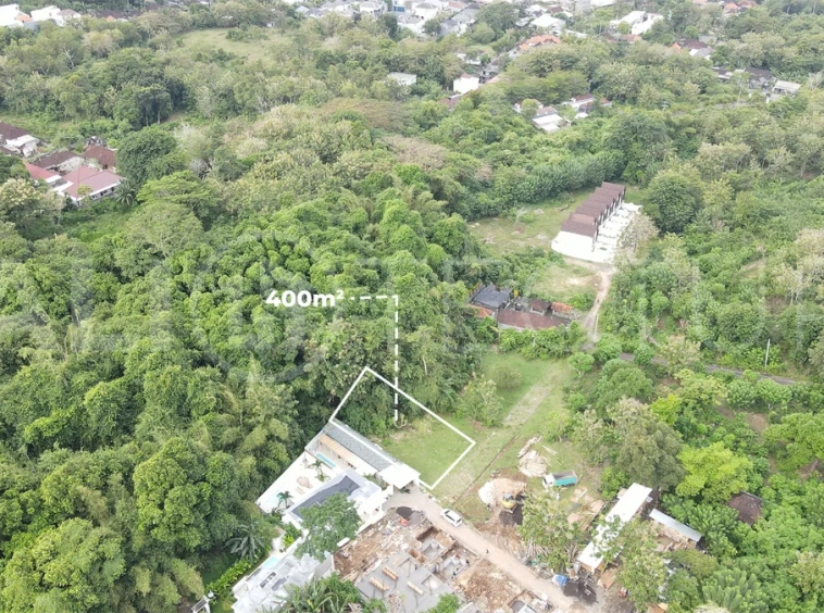 Strategic-400m2-Land-for-Sale-between-Ungasan-and-Uluwatu-9