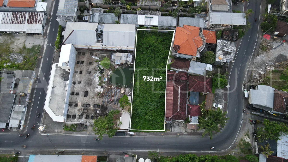 Strategic-Commercial-732m2-Land-for-Sale-in-Seminyak-1