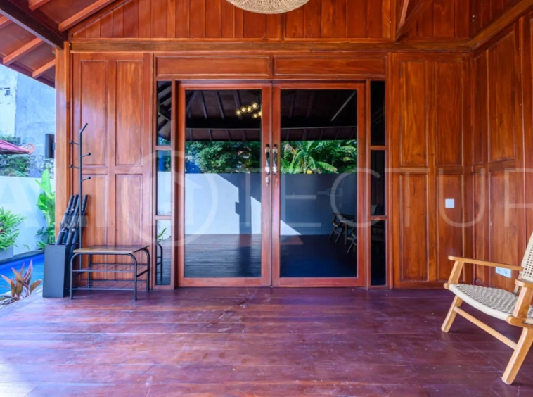 Wooden-Classic-2-Bedroom-Villa-for-Sale-in-Ungasan-6