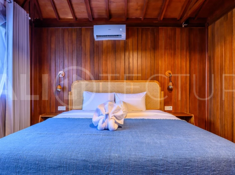 Wooden-Classic-2-Bedroom-Villa-for-Sale-in-Ungasan-13
