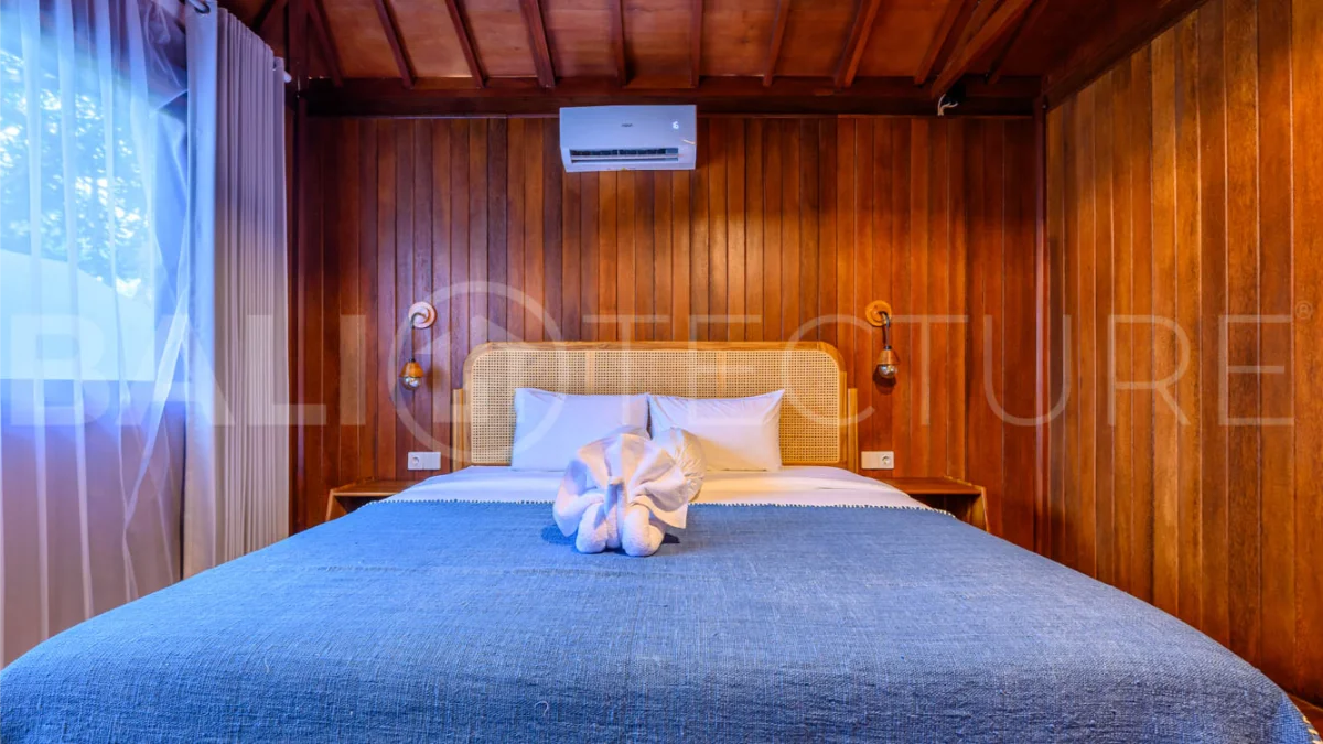 Wooden-Classic-2-Bedroom-Villa-for-Sale-in-Ungasan-13